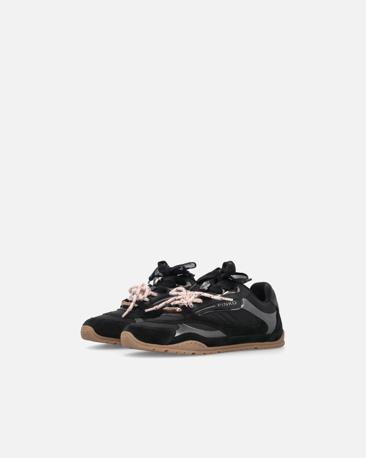 Sneakers with double laces and logo details